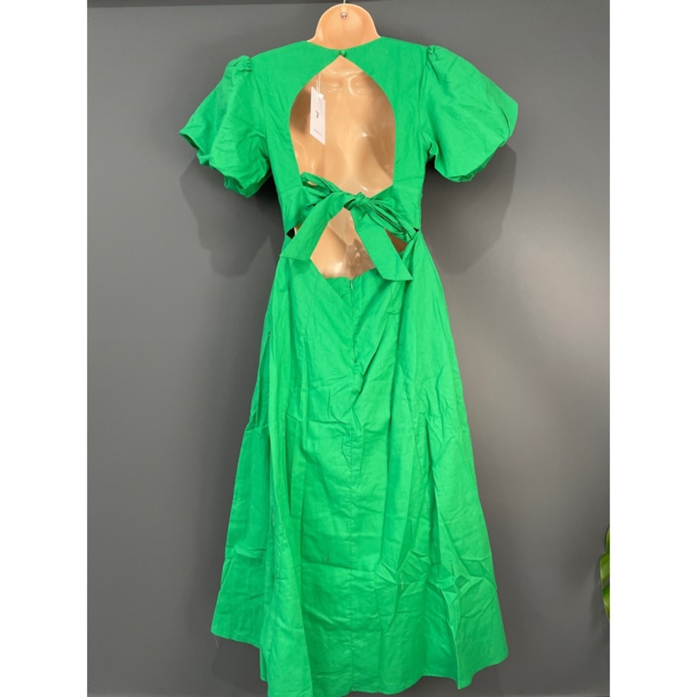 ALIVE GIRL Green maxi open back dress with puffy sleeves - Picture 9 of 9